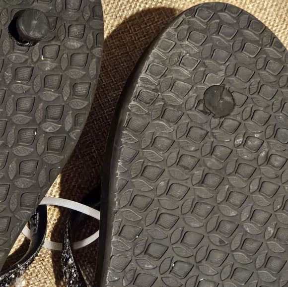 Reef slippers size 9 - Picture 7 of 8